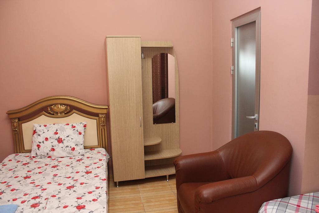 Maxim Mini Hotell Batumi Eksteriør bilde